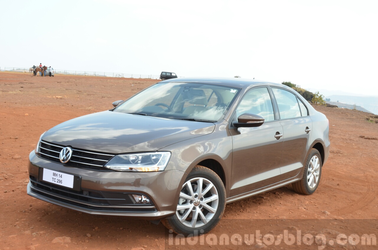 2015 VW Jetta TSI Facelift Front Quarter Review