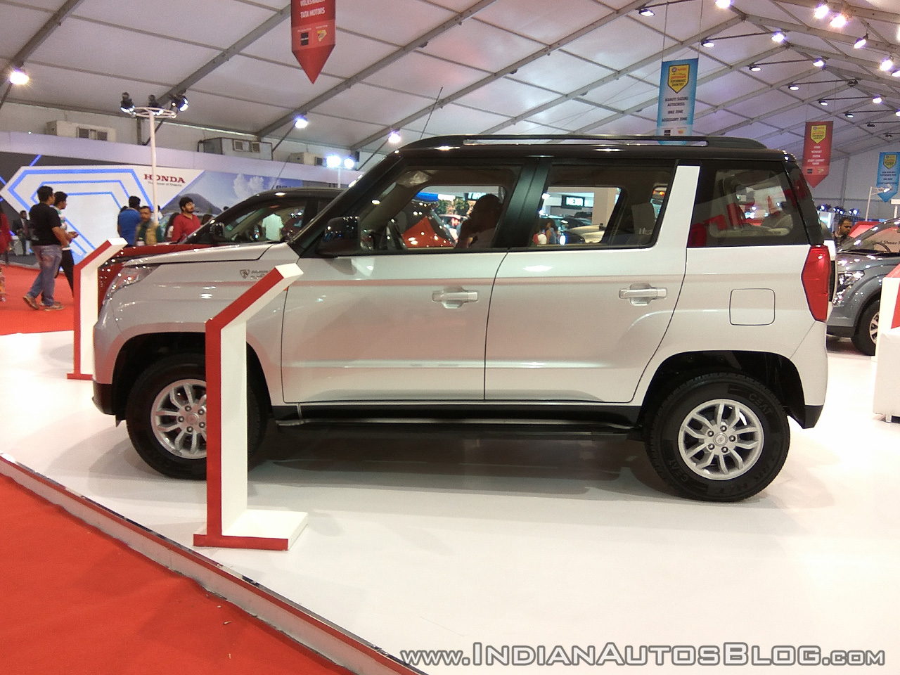 Mahindra TUV300 Dual Tone Profile At Autocar Performance Show 2017