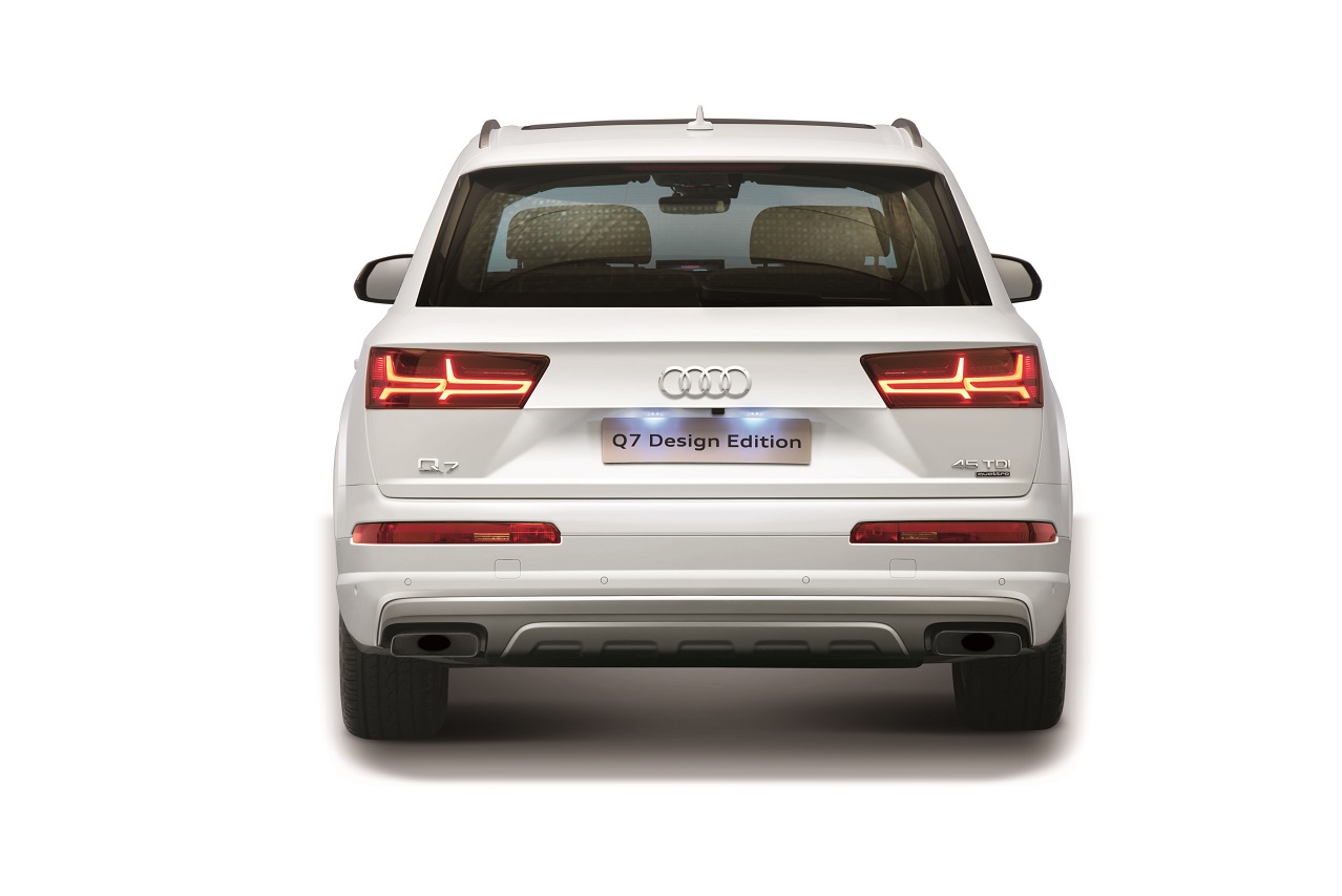 Audi Q7 Design Edition Rear View