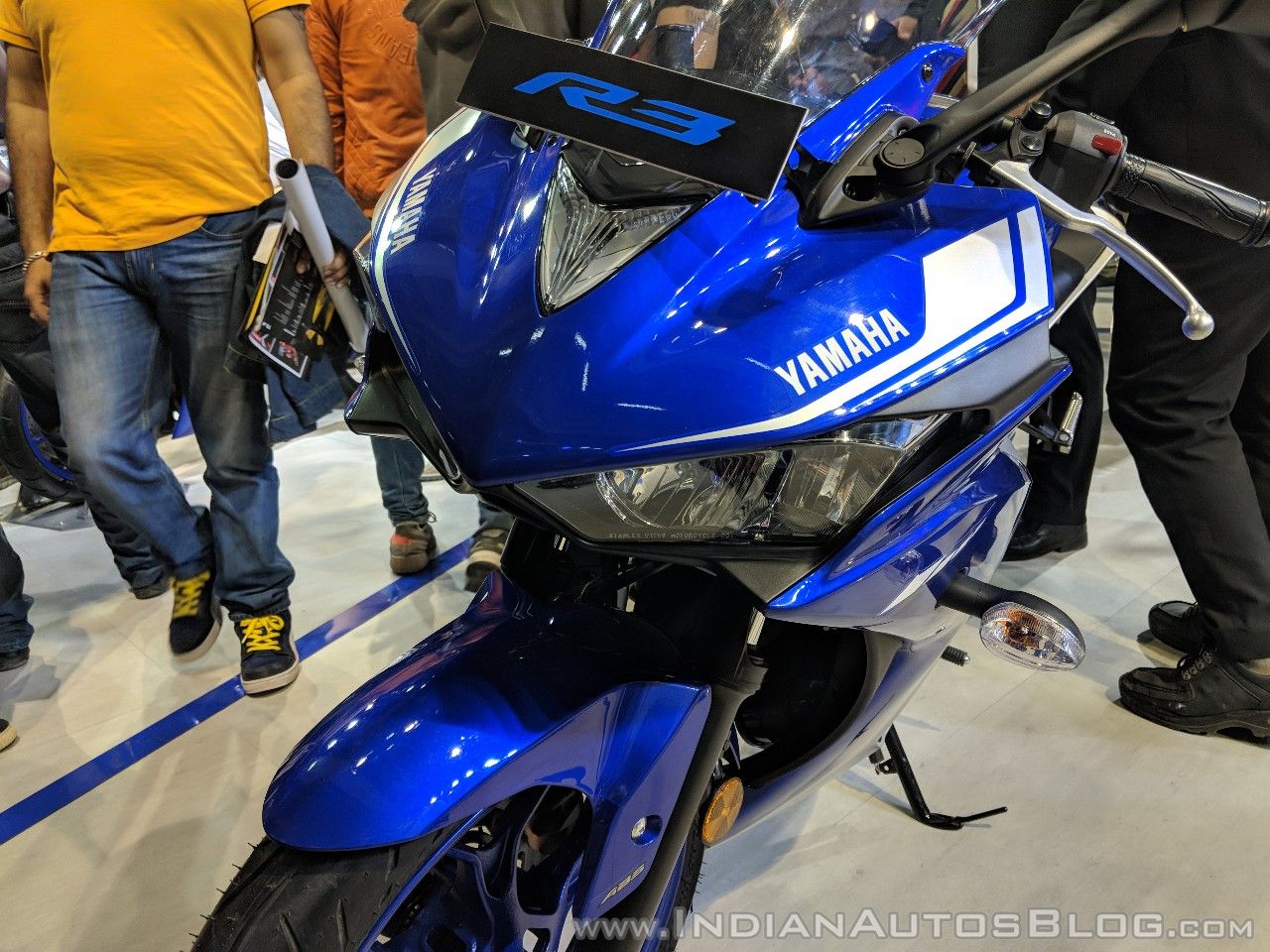 Yamaha Yzf R Blue Headlamps At Auto Expo