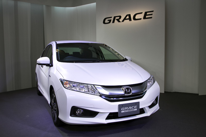 Honda Grace Hybrid 2014