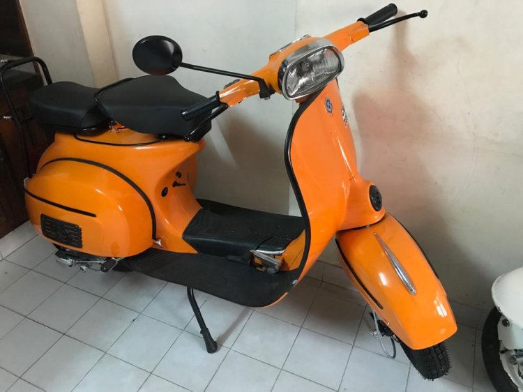 Restored Bajaj Chetak Mimics Vespa Super