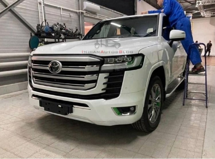 2022 Toyota Land Cruiser Shows Its Front Face In Leaked Image