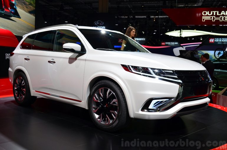 Mitsubishi Outlander PHEV Concept S Paris Live