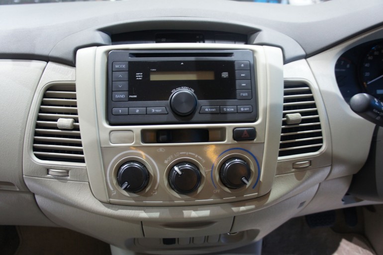 Toyota Innova Facelift center console