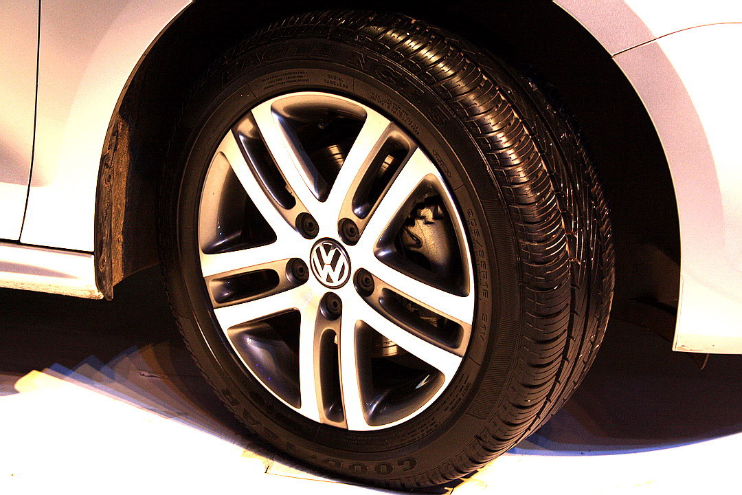 VW Jetta alloy wheels