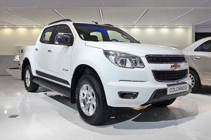 White Chevrolet Trailblazer Russia
