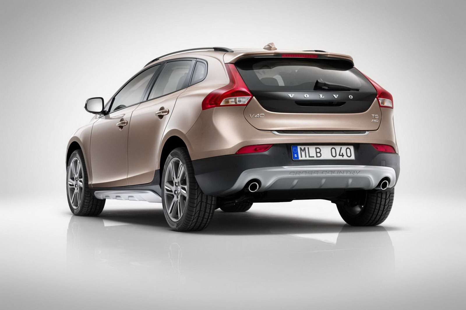 Next Volvo V40 could become a coupe-like crossover