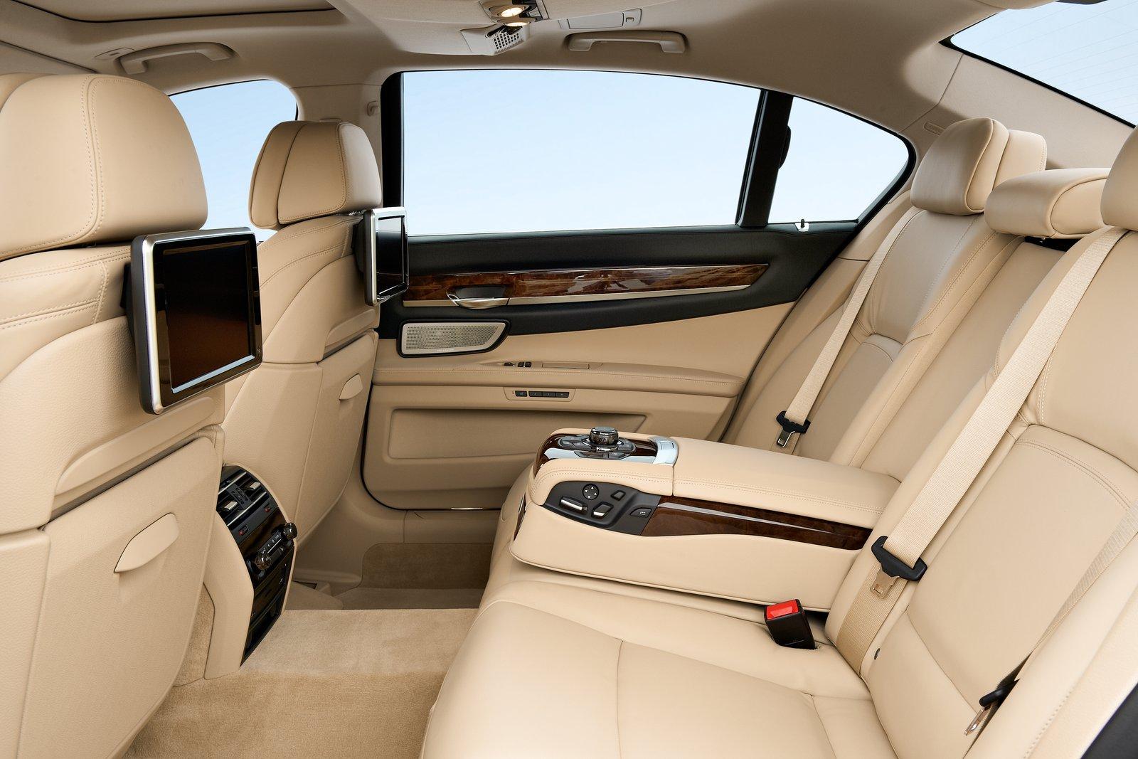 Share more than 68 bmw 7 2012 interior latest