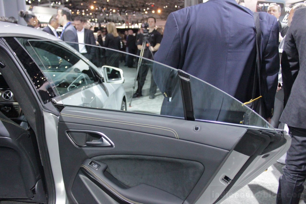 Mercedes CLA frameless windows