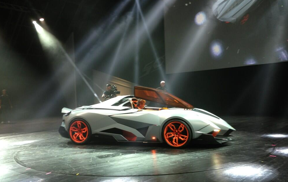 Спиди гонщик на Lamborghini Egoista