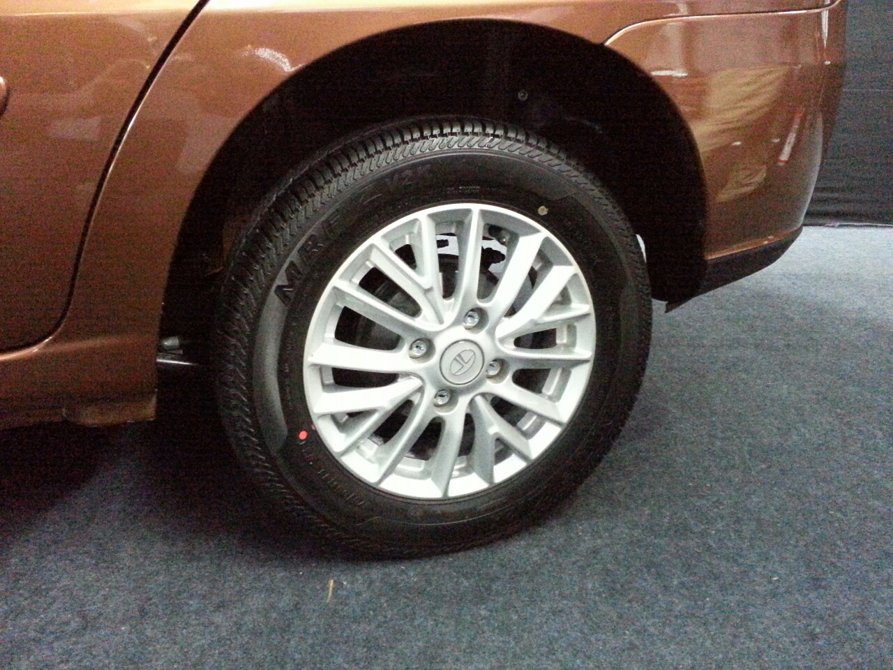 2013 Tata Indigo eCS alloy wheel