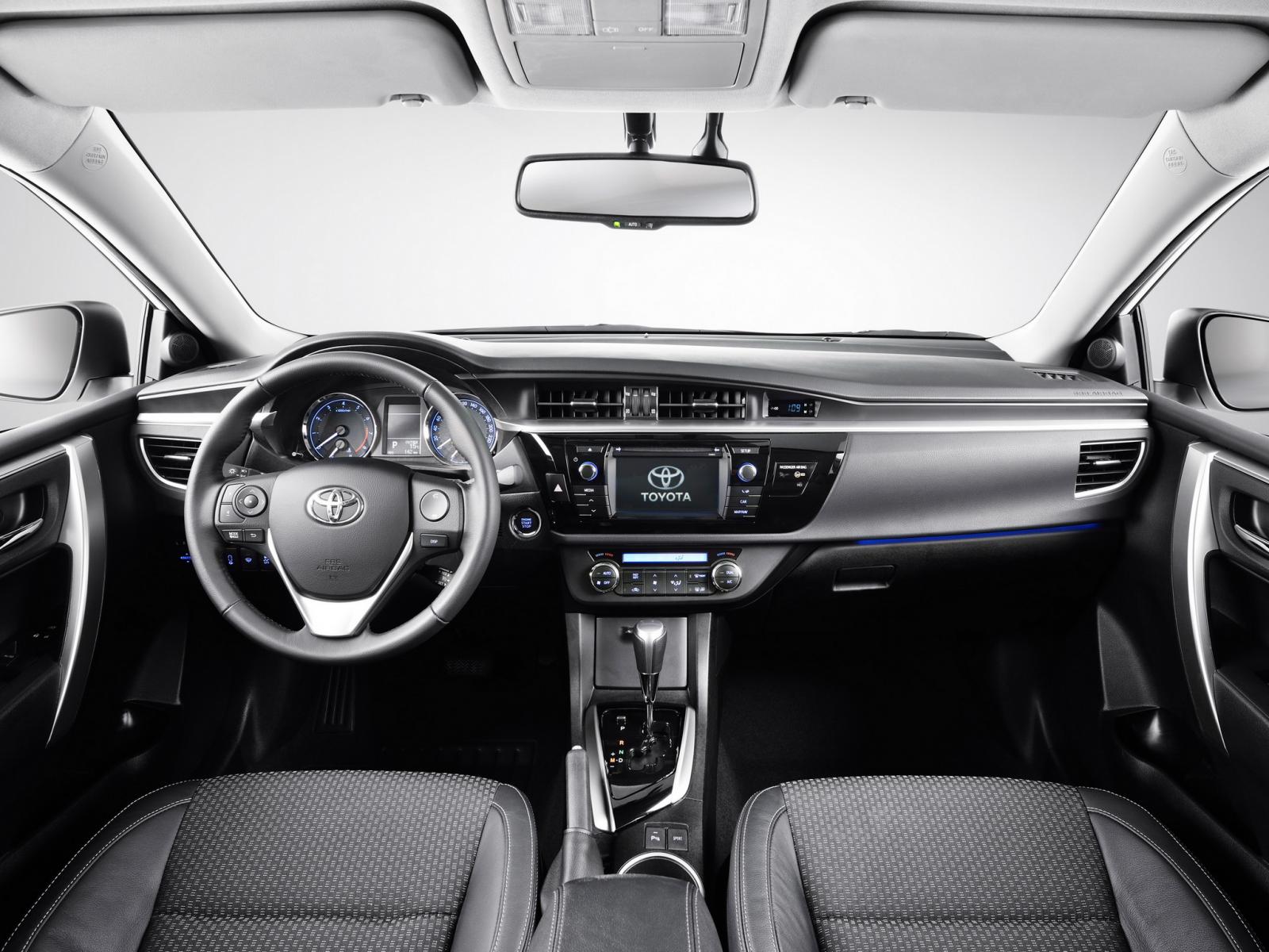 2014 Toyota Corolla dashboard European spec dashboard