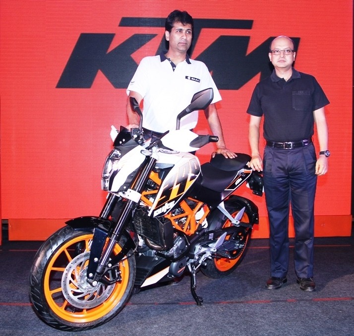 Ktm duke best sale 390 scale model