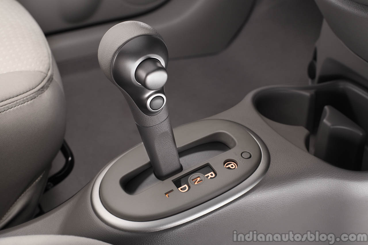 Nissan Micra Active gear knob