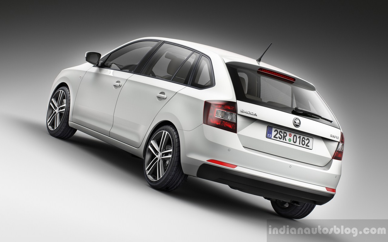 Camou-free Skoda Rapid Spaceback filmed for the first time
