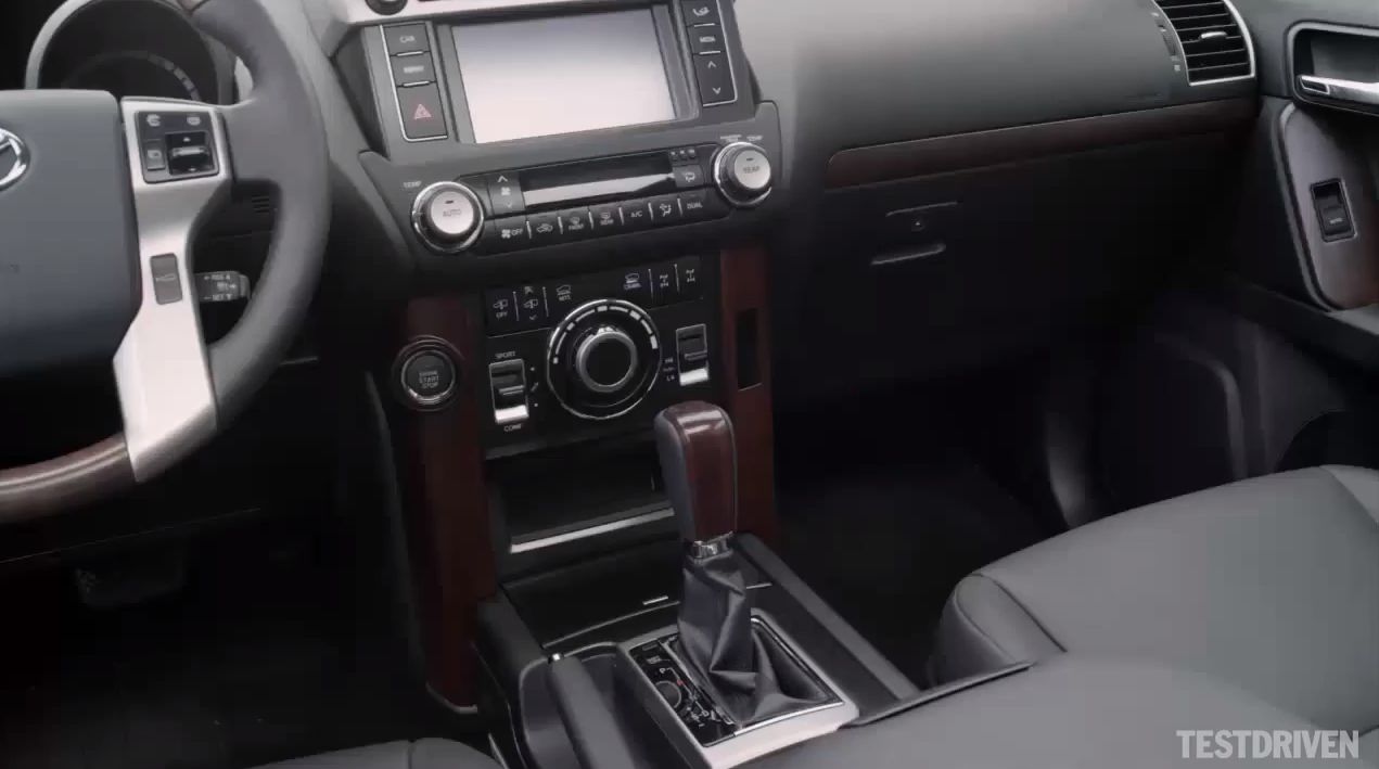 2014 Toyota Land Cruiser Prado center console