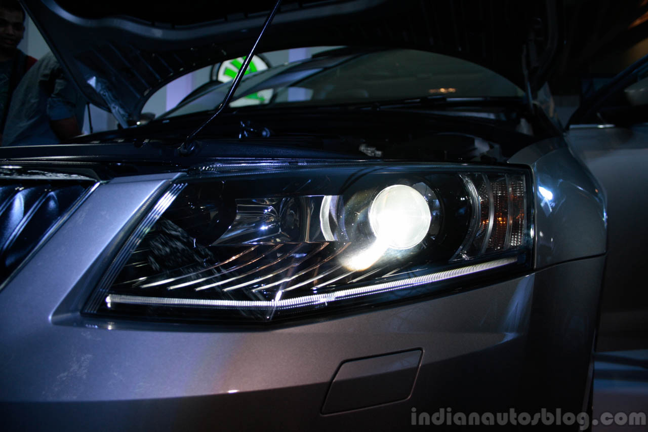 Skoda Octavia headlamp illuminated