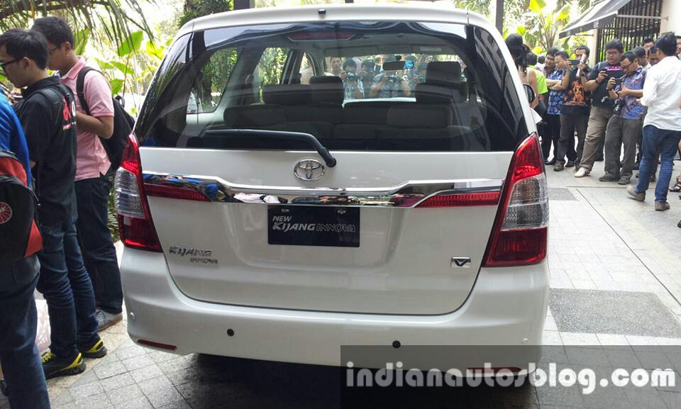 Innova Car Top End Model Price