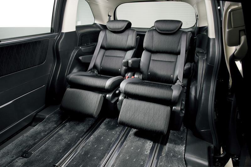 2014 Honda Odyssey sliding captain seats