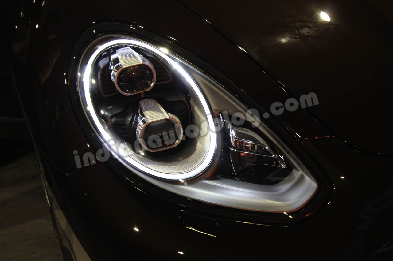 2014 Porsche Panamera facelift LED headlights