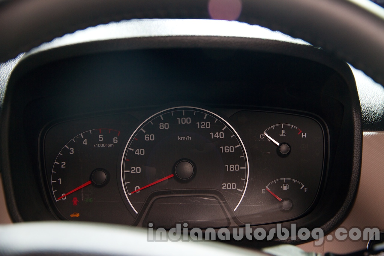 Hyundai Grand i10 instrument cluster