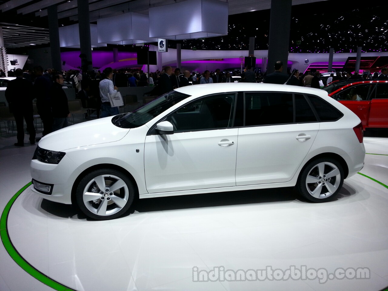 Frankfurt Live - Skoda Rapid Spaceback has a lot of space and a