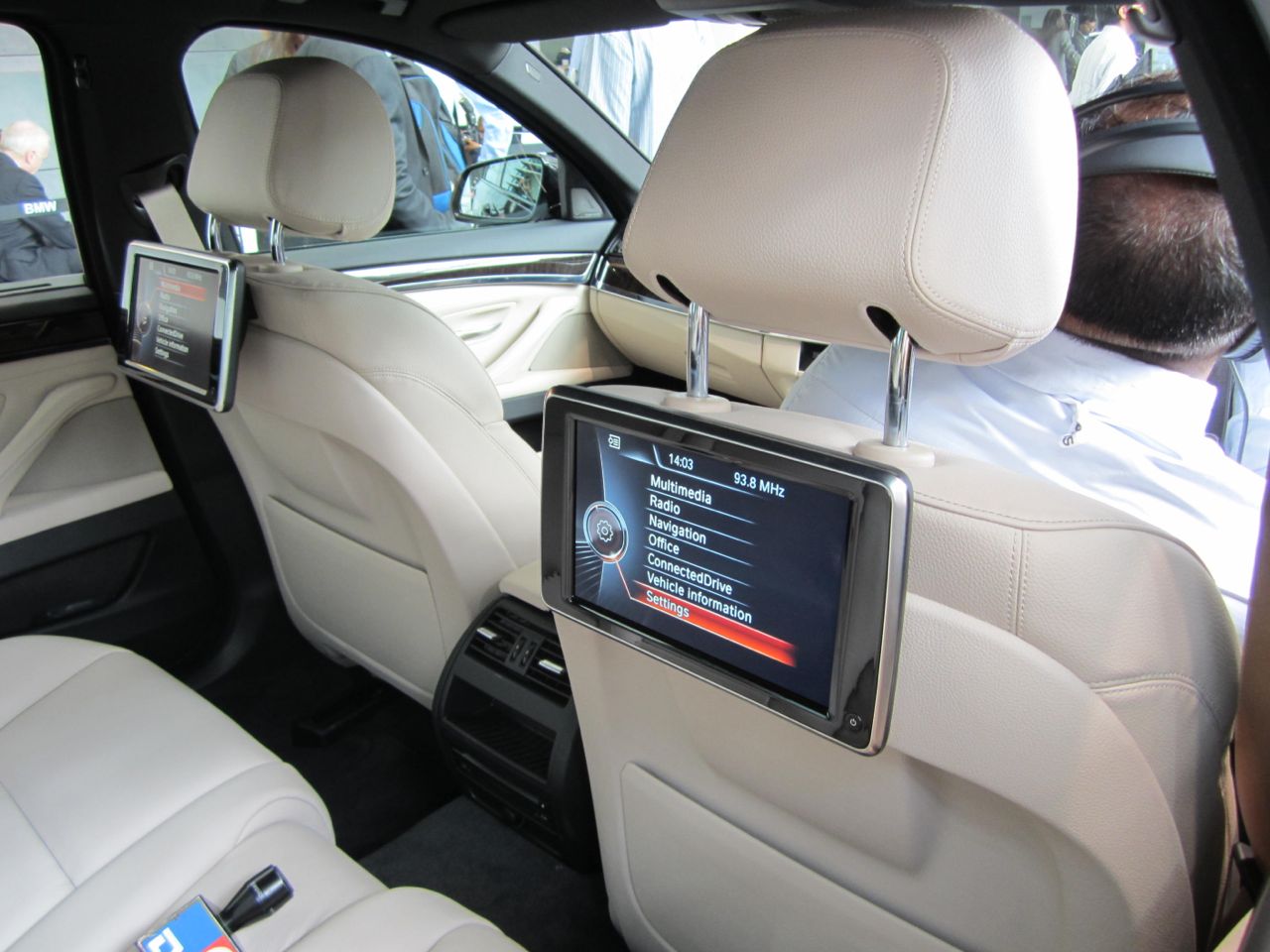 2014 BMW 530d rear seat entertainment