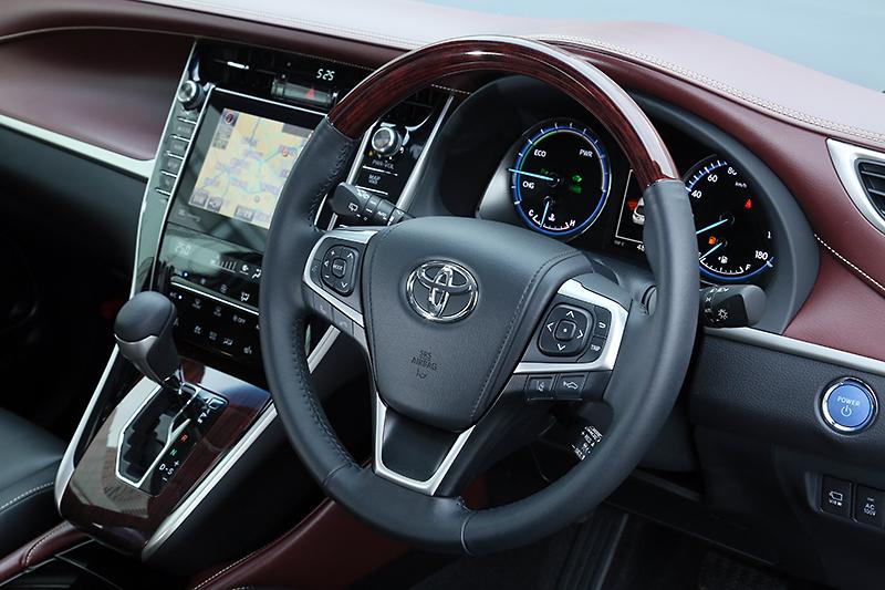 2014 Toyota Harrier steering wheel