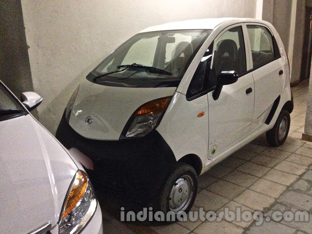 Tata Nano emax CNG CX variant front three quarters