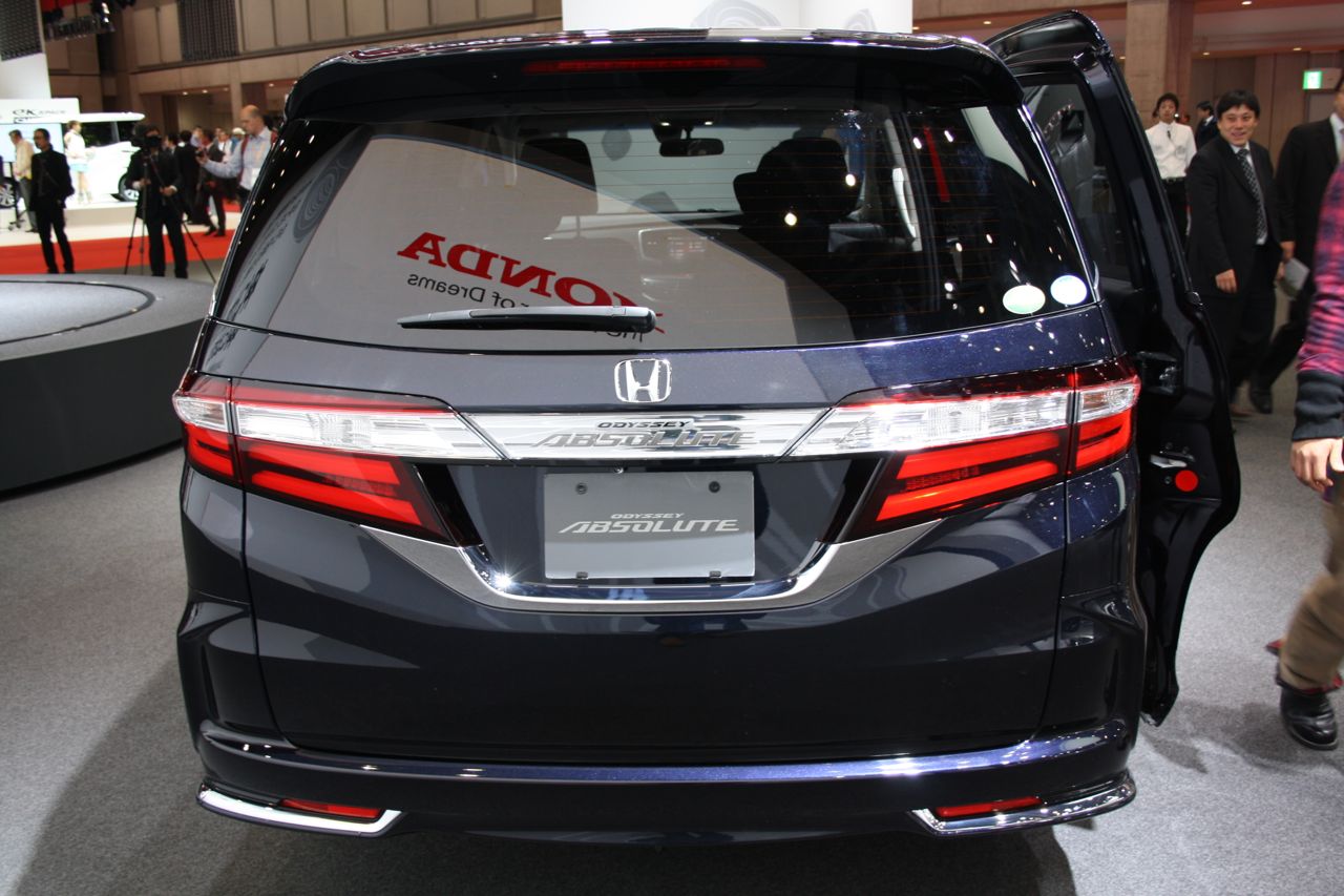 2014 Honda Odyssey Absolute rear