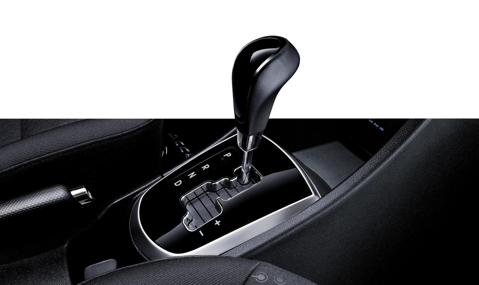2014 Hyundai Accent shifter