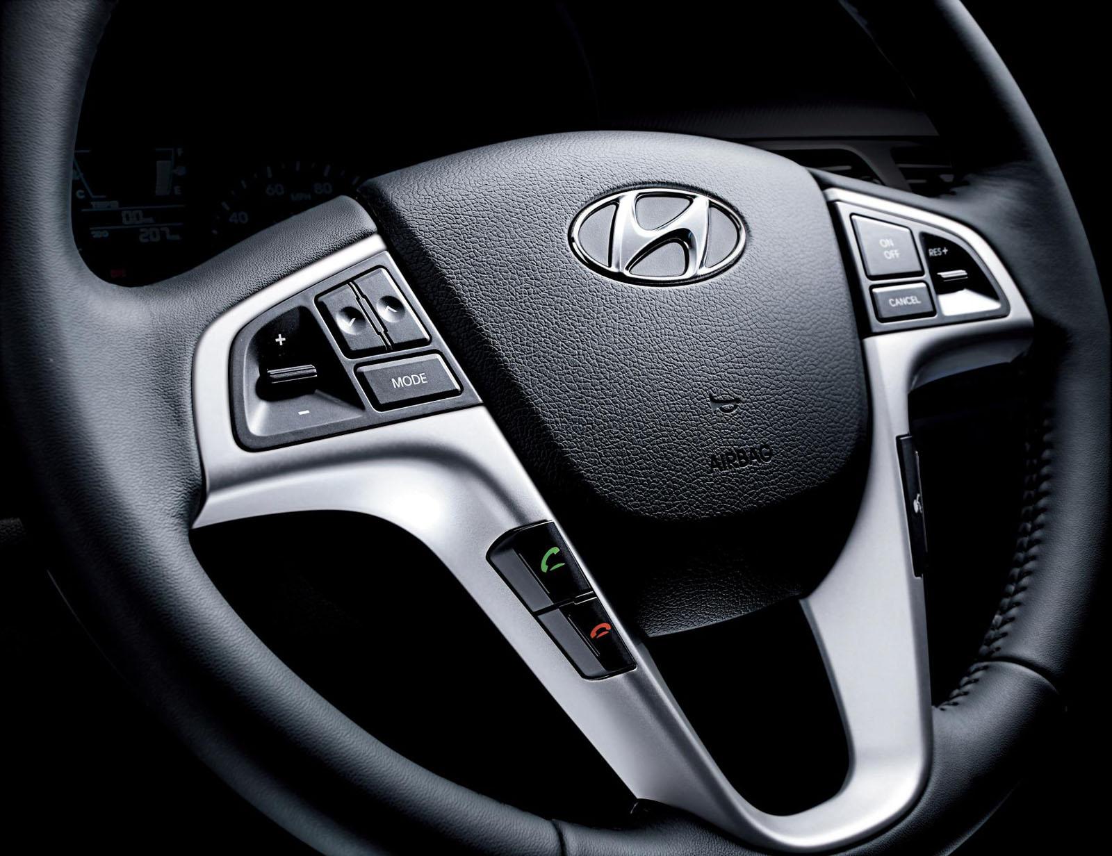 2014 Hyundai Accent steering