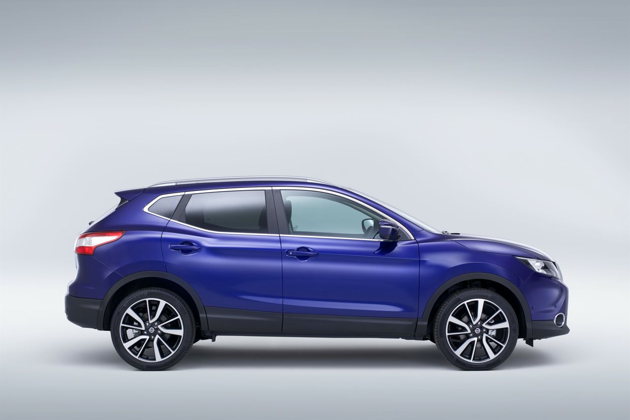 2014 Nissan Qashqai side