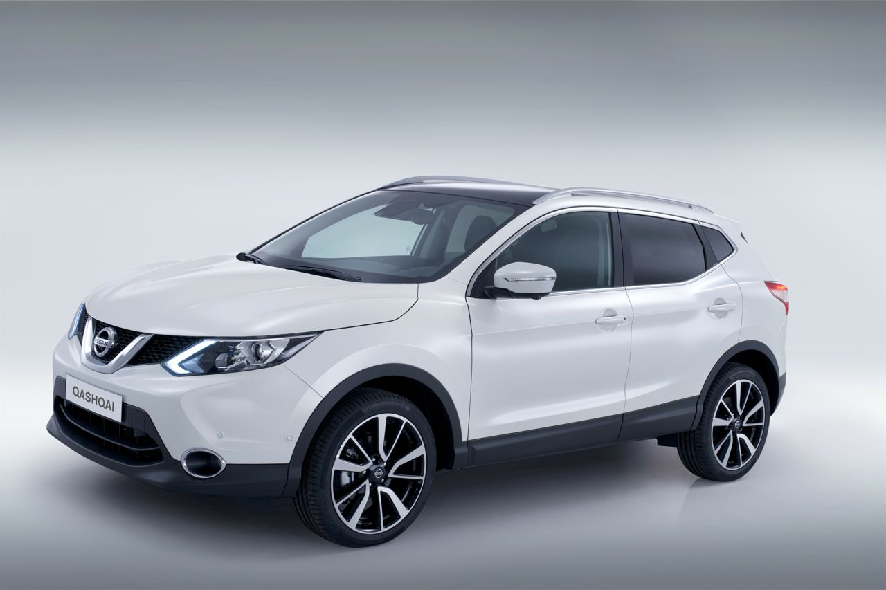 white nissan qashqai 2014