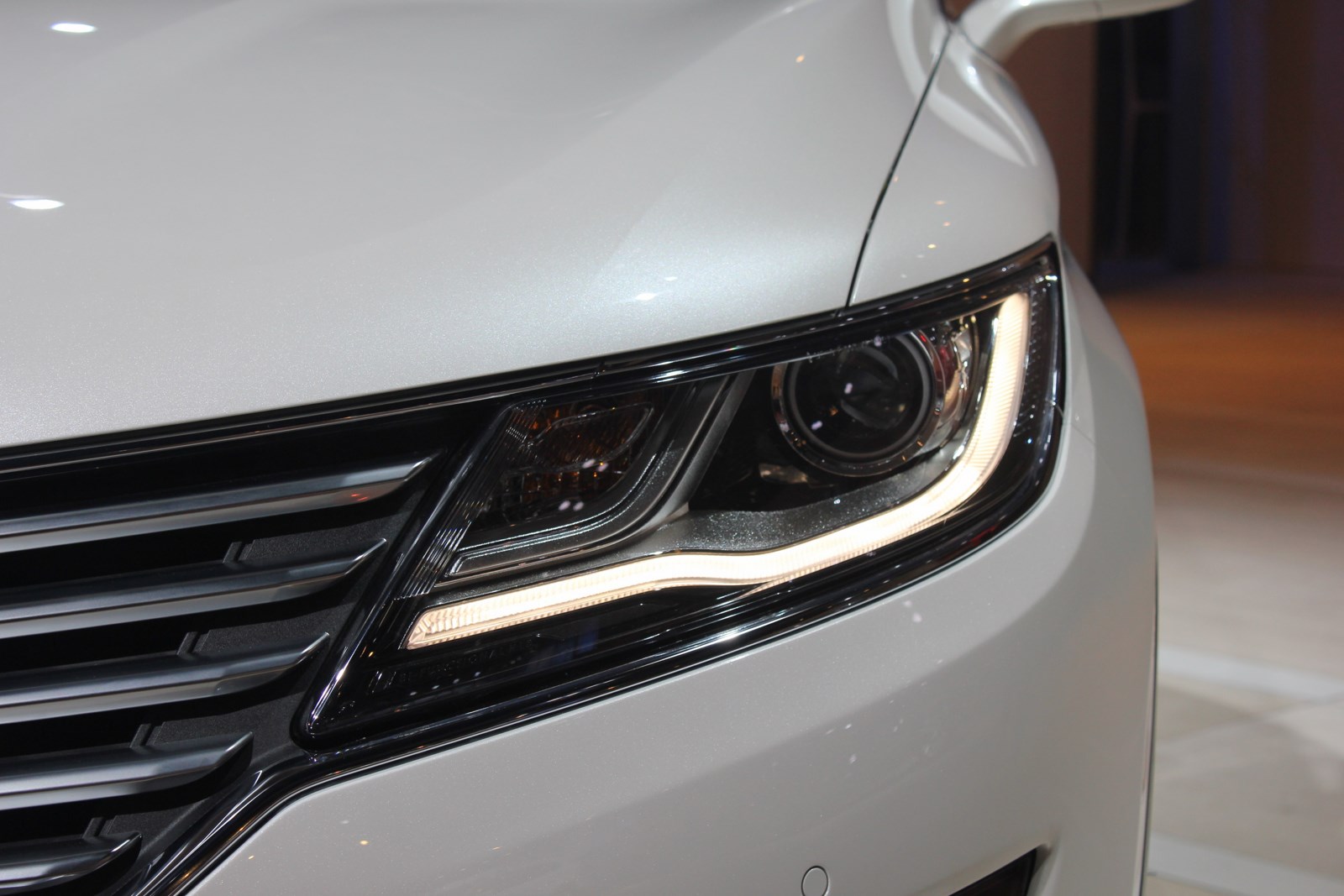 2015 Lincoln MKC headlight