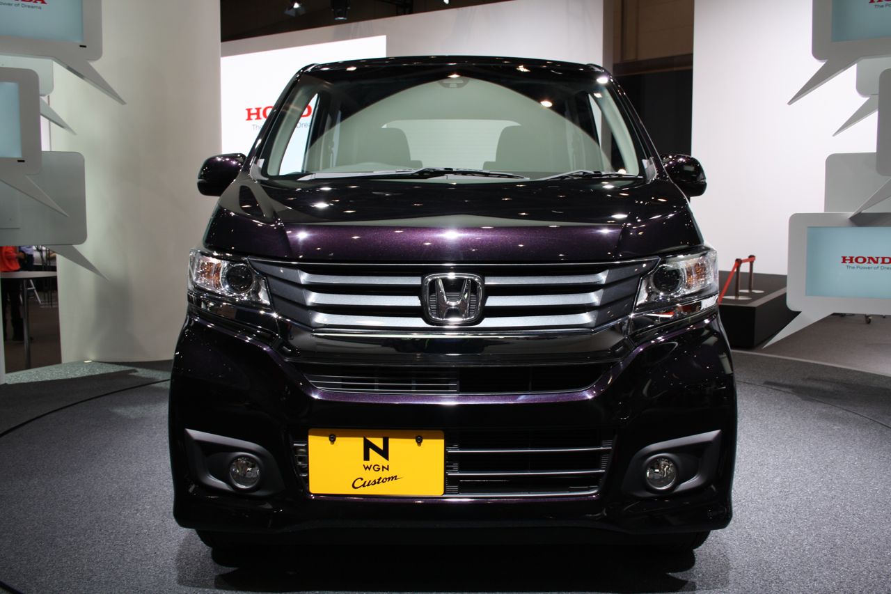Honda N-WGN Custom front