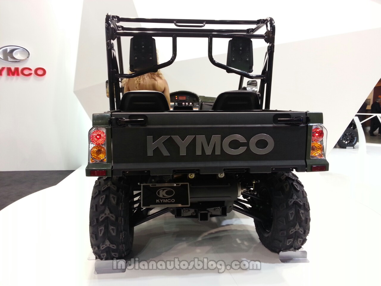 KYMCO UXV 700i rear view