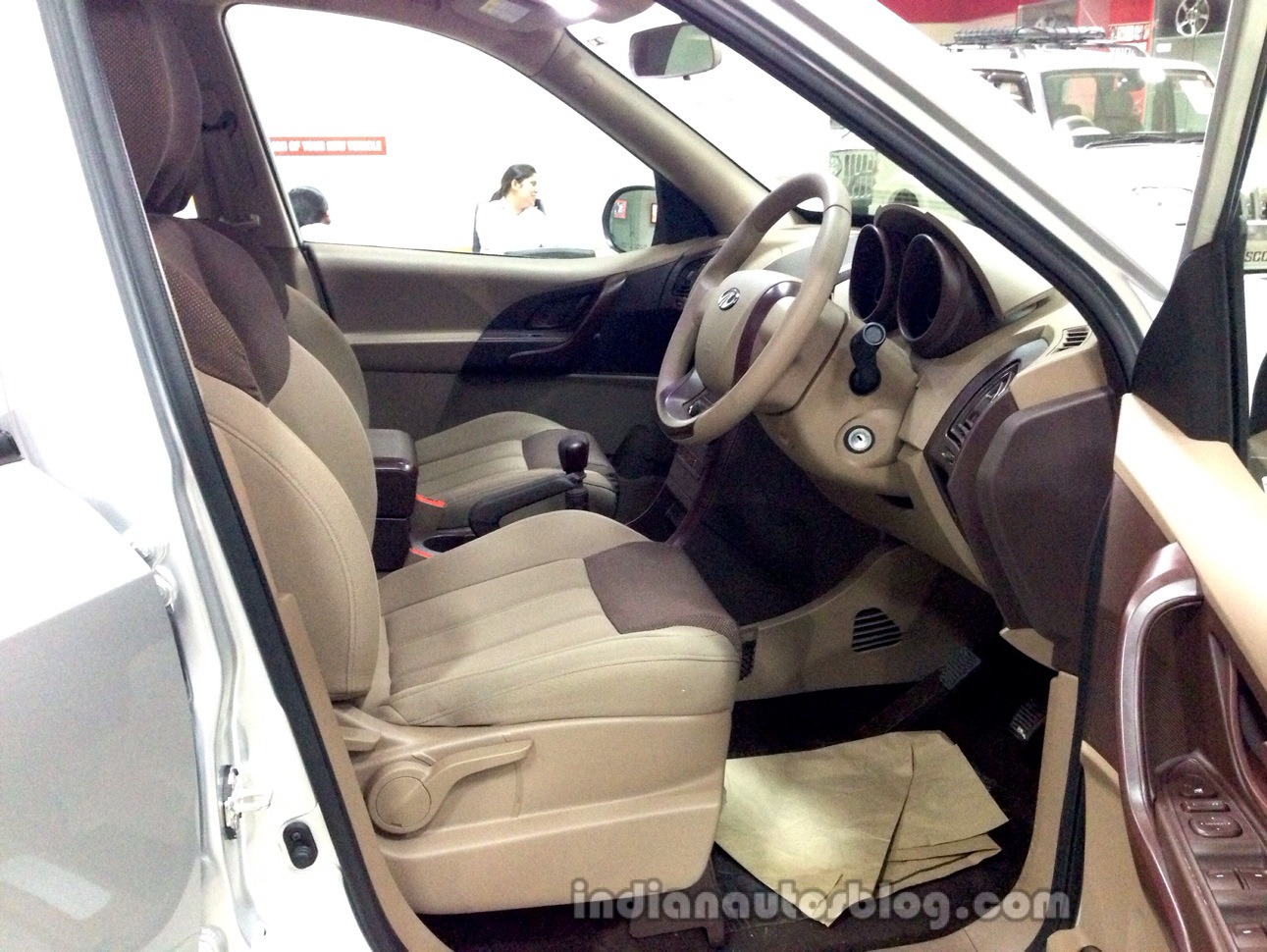 Mahindra XUV500 W4 drivers seat