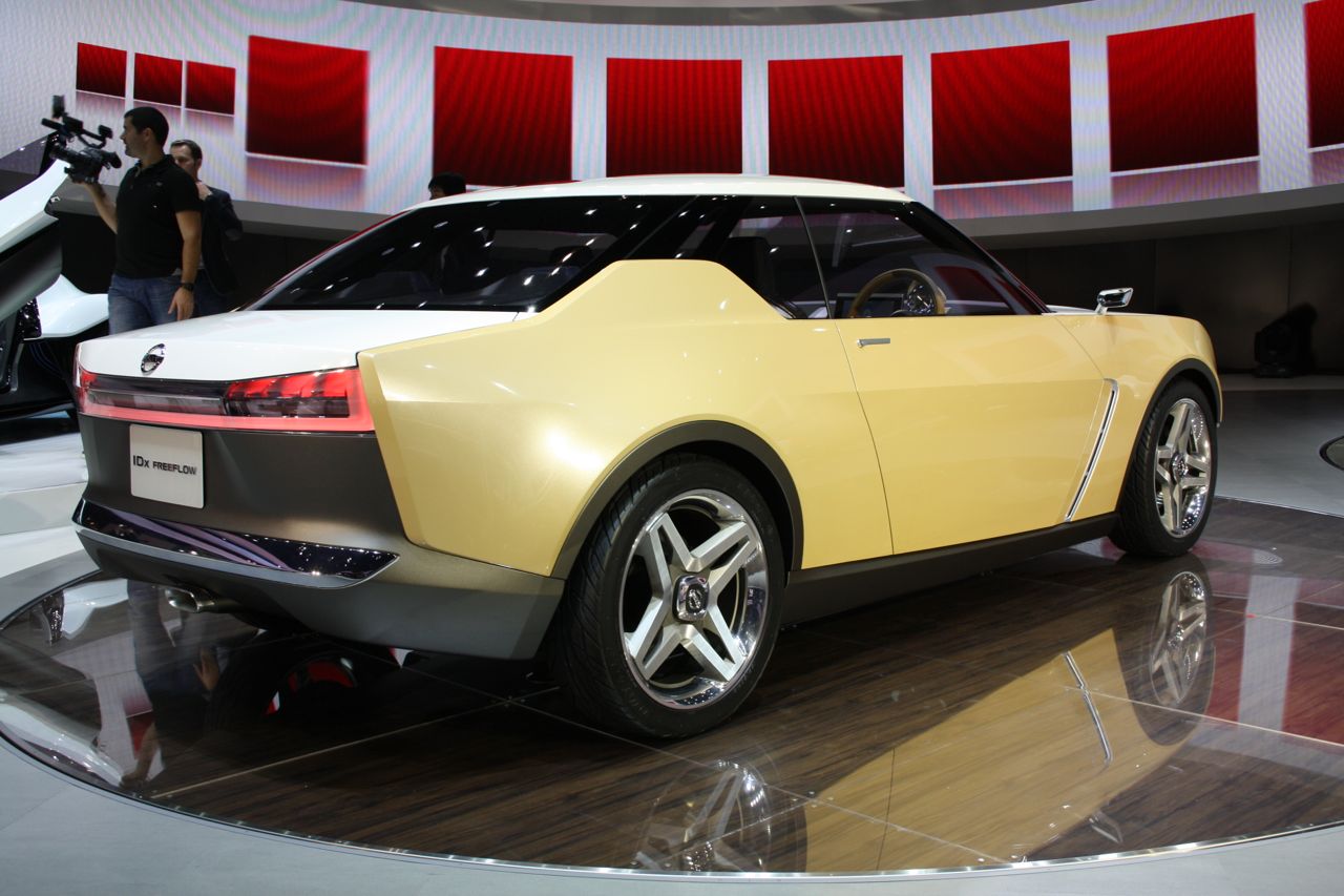 Nissan IDx Freeflow rear three quarter