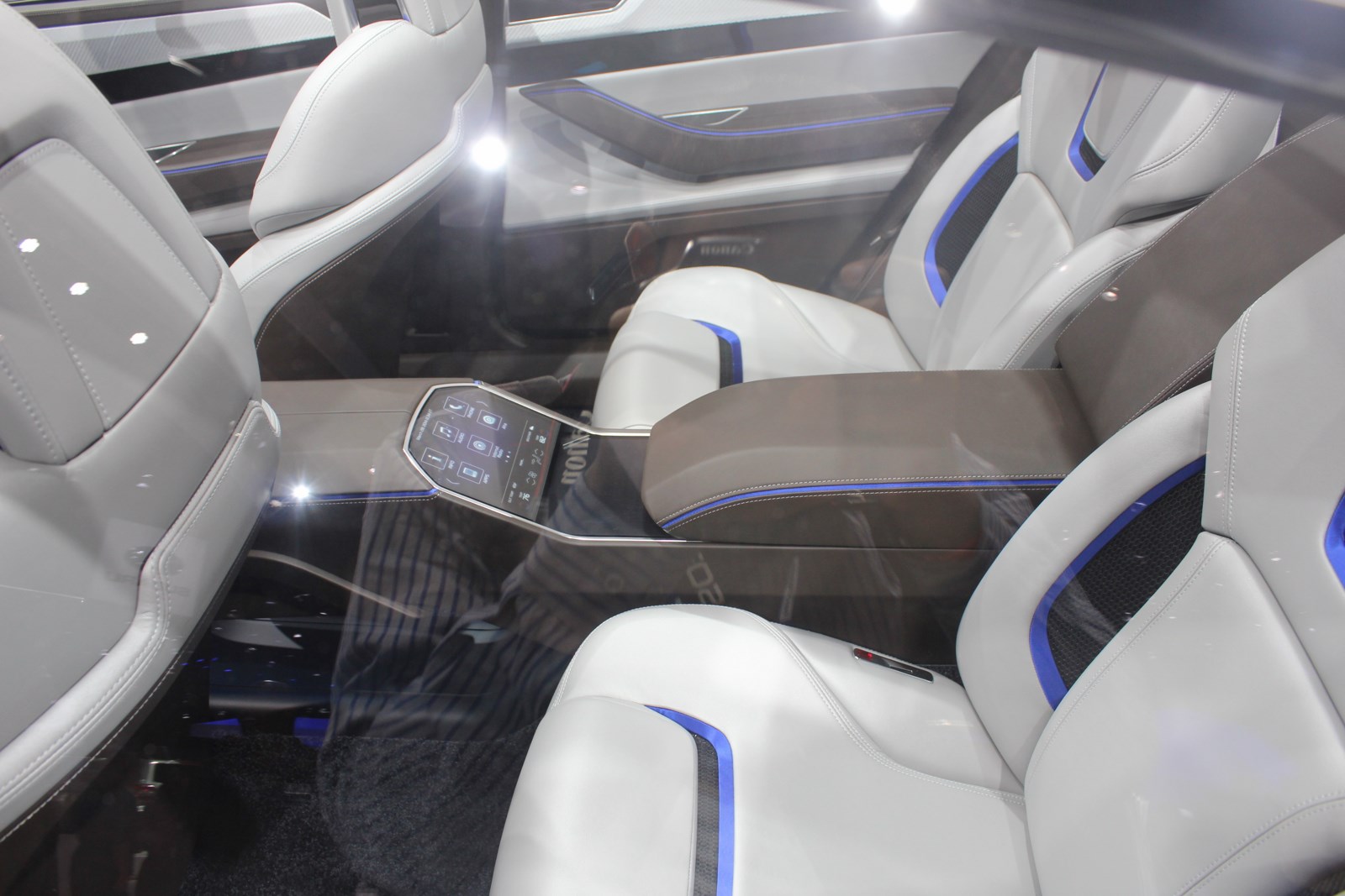 Subaru Legacy Concept rear seat