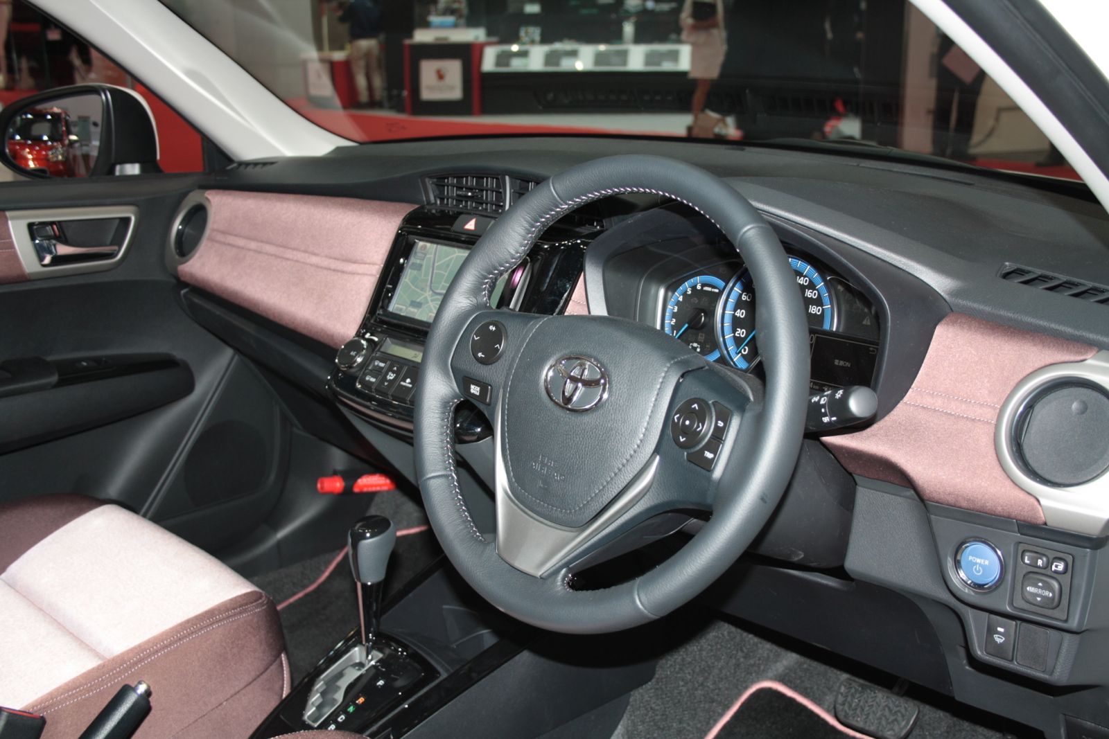 Toyota Corolla Fielder Hybrid interior
