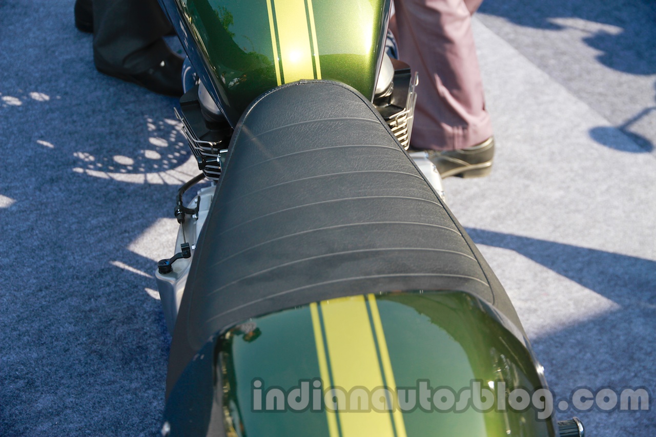 triumph thruxton seat