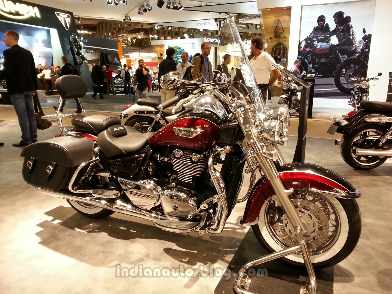 EICMA Live Triumph Thunderbird LT Thunderbird Commander