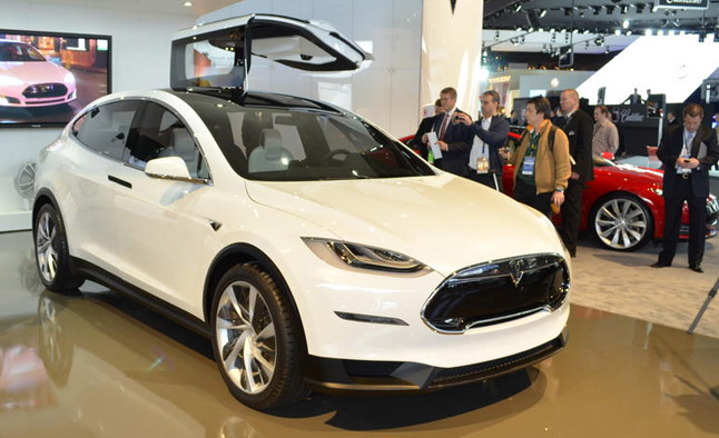 Tesla Model X crossover to enter production in late 2014