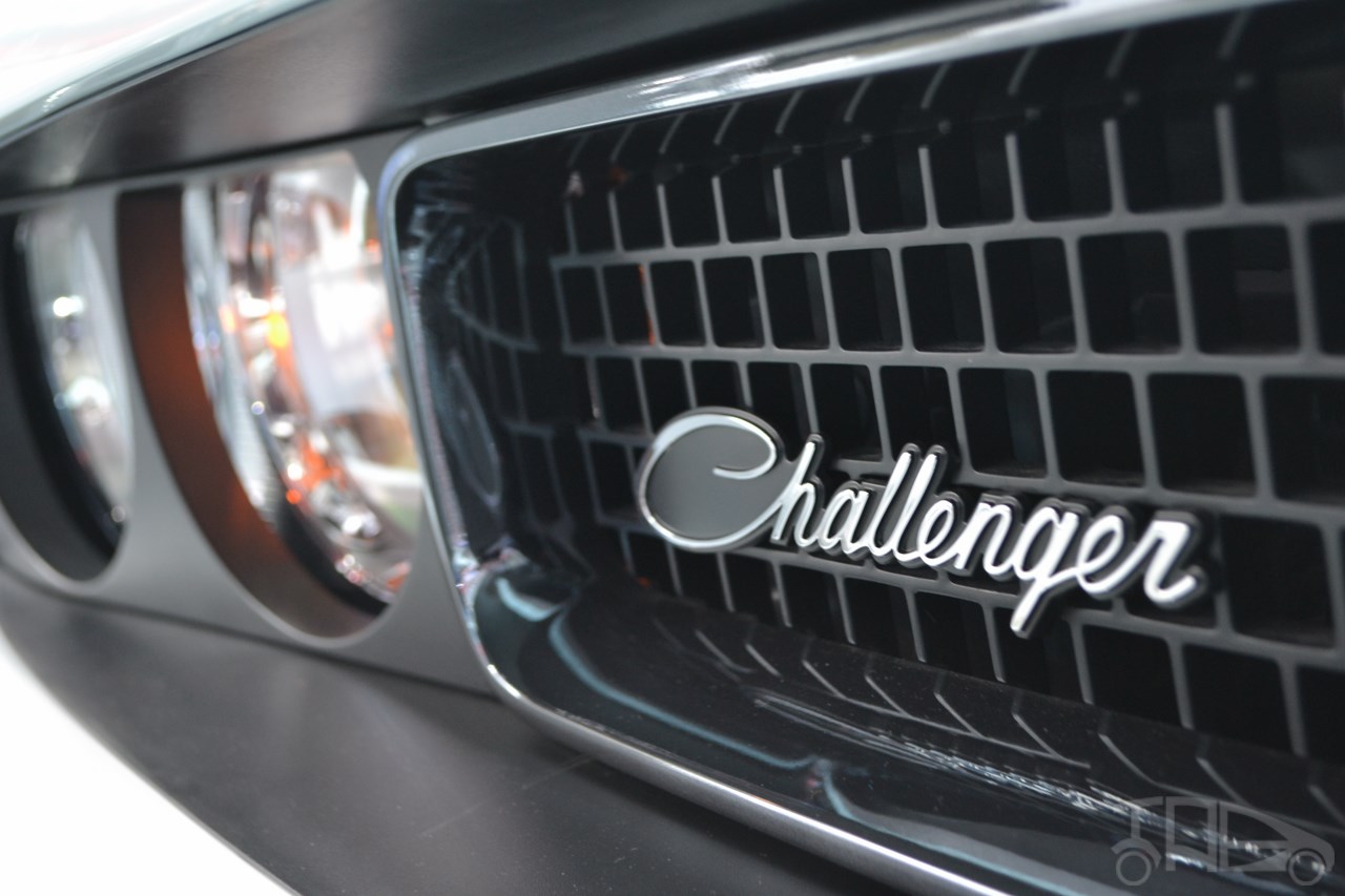 2014 Dodge Challenger Mopar Challenger logo at NAIAS 2014