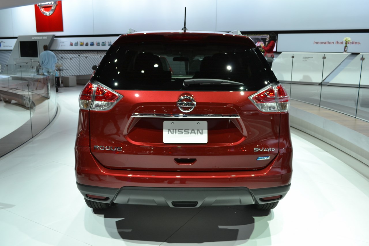 2014 Nissan Rogue rear at NAIAS 2014