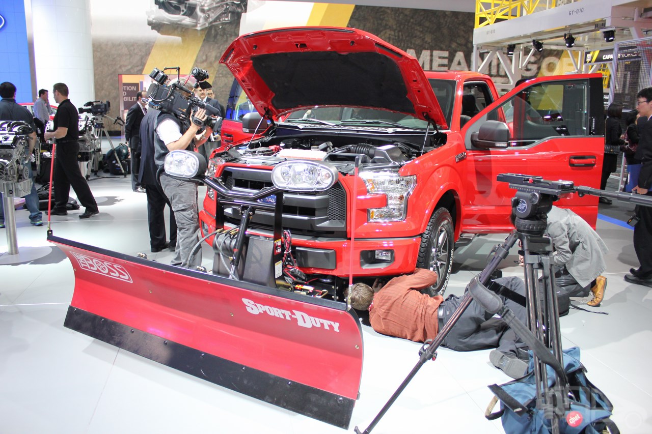 2015 Ford F-150 FX4 with accessories at NAIAS 2014