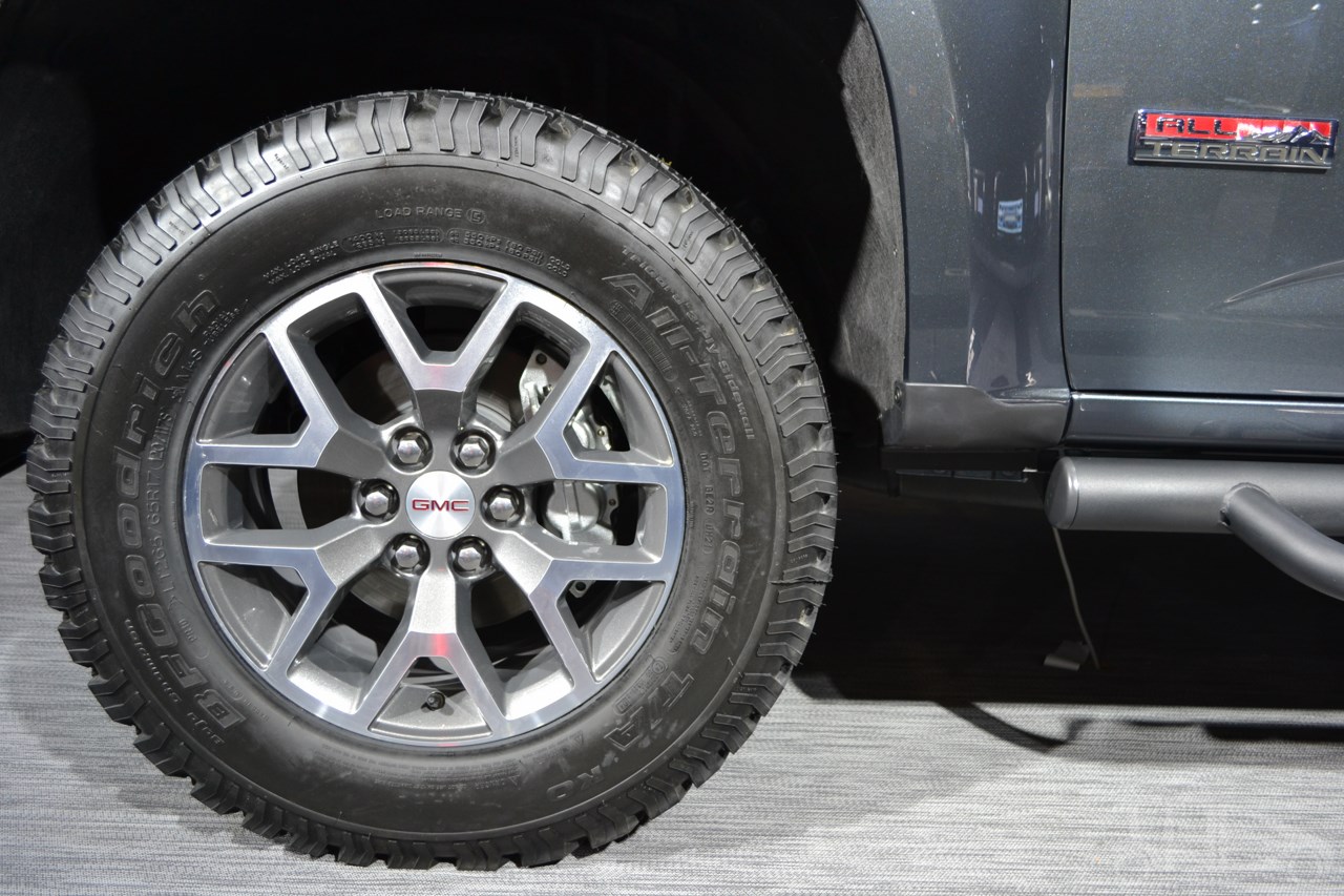 2015 GMC Canyon wheel at NAIAS 2014