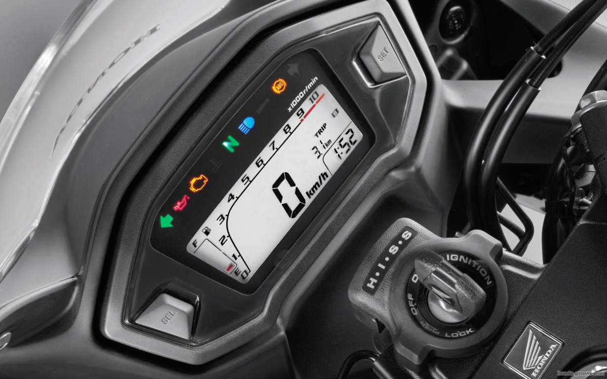 Honda CBR 500R instrument panel